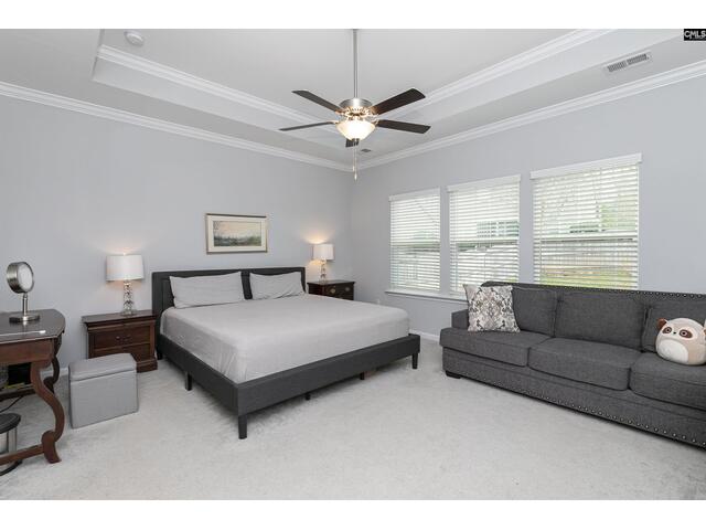 Photo of 928 Bergenfield Lane