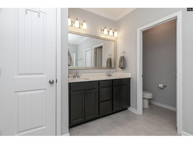 Photo of 928 Bergenfield Lane