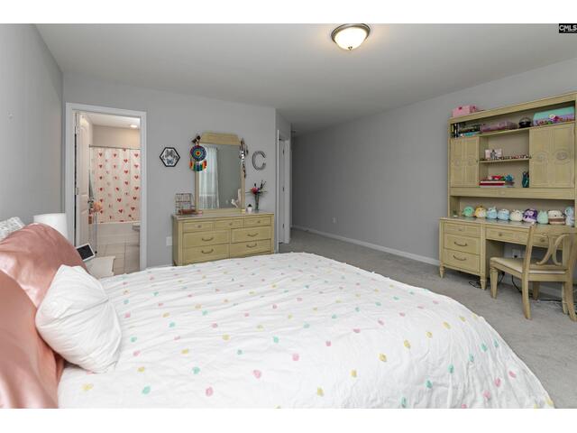 Photo of 928 Bergenfield Lane