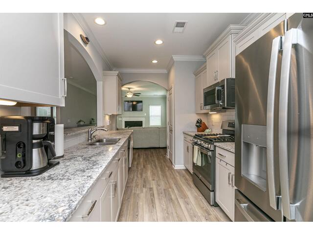 Photo of 928 Bergenfield Lane
