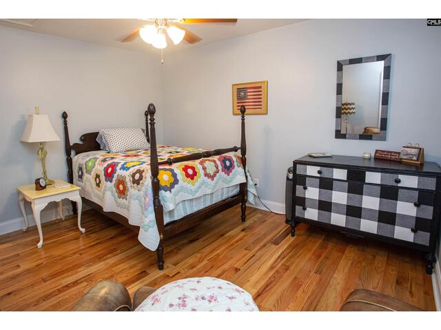 Photo of 1736 Lake Road