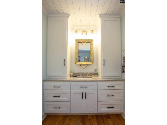 Photo of 1736 Lake Road