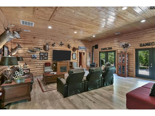 Photo of 560 Beaver Creek Road Photo of 560 Beaver Creek Road