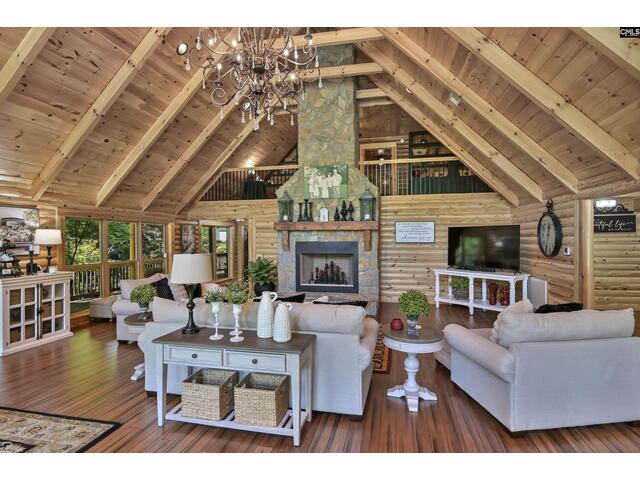 Photo of 560 Beaver Creek Road Photo of 560 Beaver Creek Road