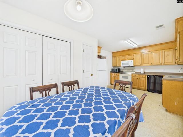Photo of 40 Driftwood Avenue Photo of 40 Driftwood Avenue