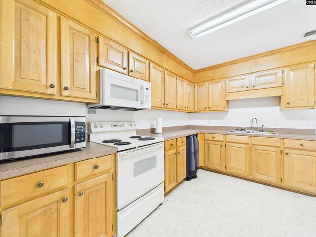 Photo of 40 Driftwood Avenue Photo of 40 Driftwood Avenue