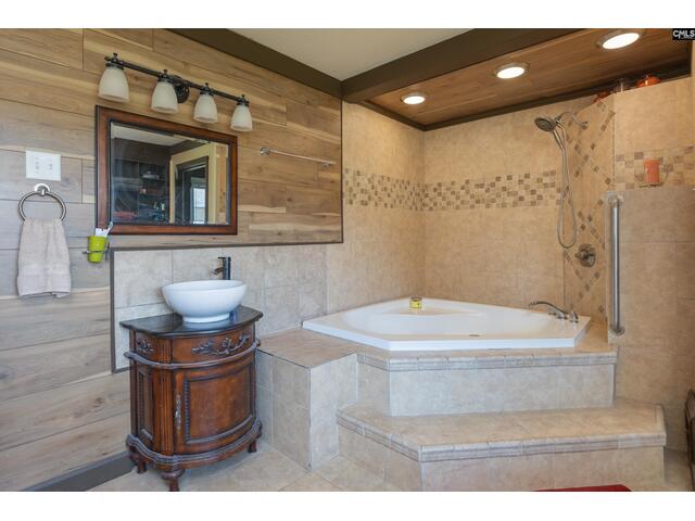Photo of 1005 Sunnyhill Drive Photo of 1005 Sunnyhill Drive