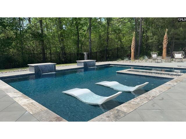 Photo of 141 BELLELAKE Court Photo of 141 BELLELAKE Court