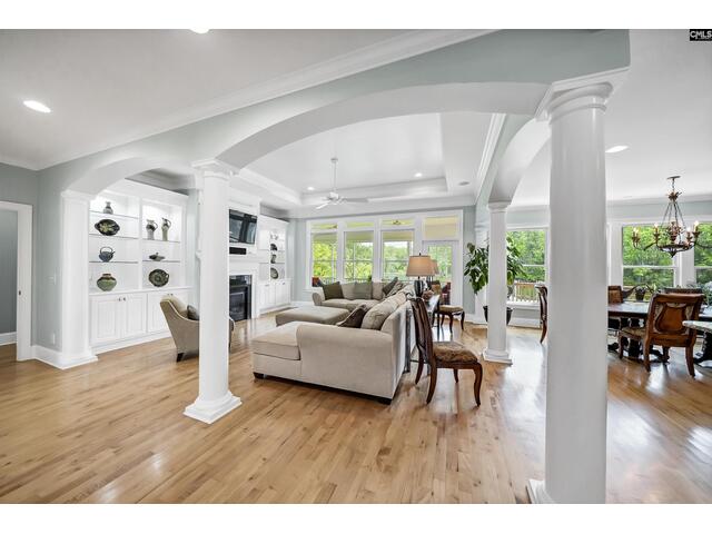 Photo of 224 Shorebreeze Drive Photo of 224 Shorebreeze Drive