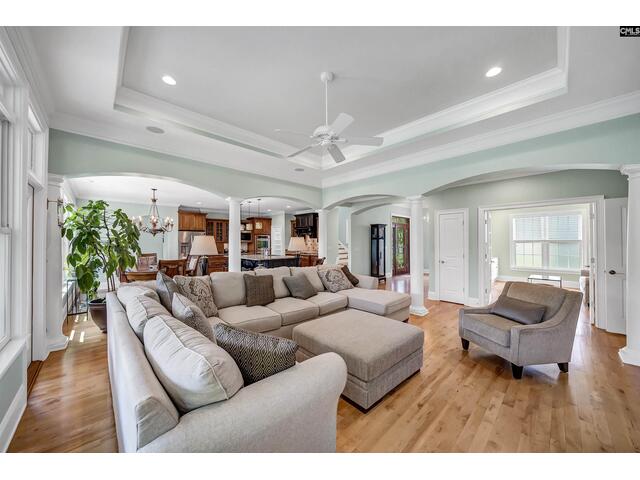 Photo of 224 Shorebreeze Drive Photo of 224 Shorebreeze Drive