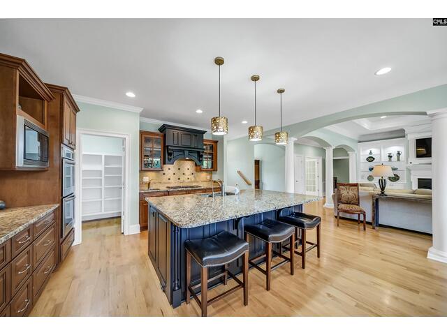 Photo of 224 Shorebreeze Drive Photo of 224 Shorebreeze Drive
