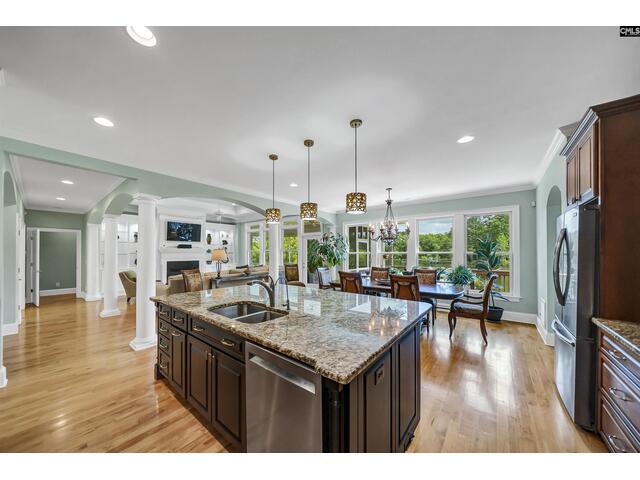Photo of 224 Shorebreeze Drive Photo of 224 Shorebreeze Drive