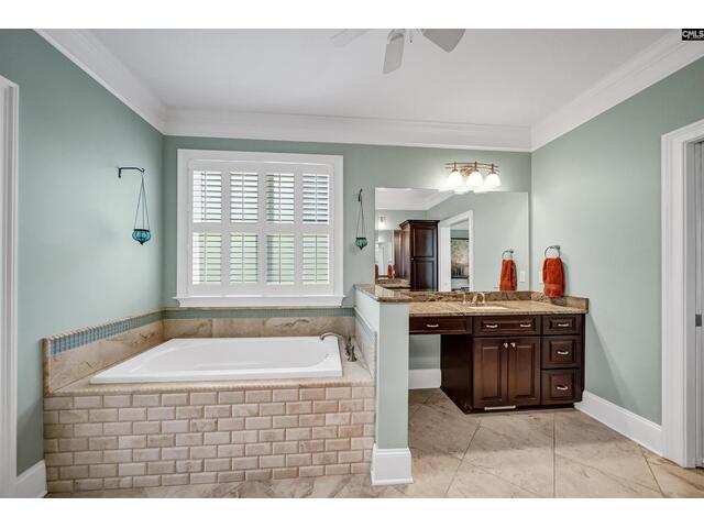 Photo of 224 Shorebreeze Drive Photo of 224 Shorebreeze Drive