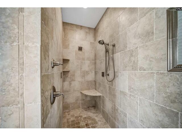 Photo of 224 Shorebreeze Drive Photo of 224 Shorebreeze Drive