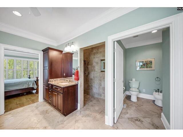 Photo of 224 Shorebreeze Drive Photo of 224 Shorebreeze Drive