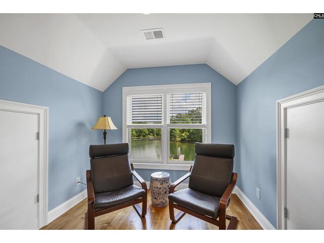 Photo of 224 Shorebreeze Drive Photo of 224 Shorebreeze Drive