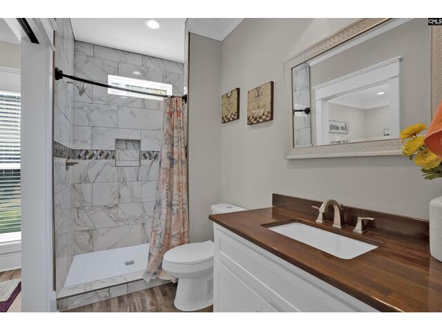 Photo of 2138 Lockhart Road