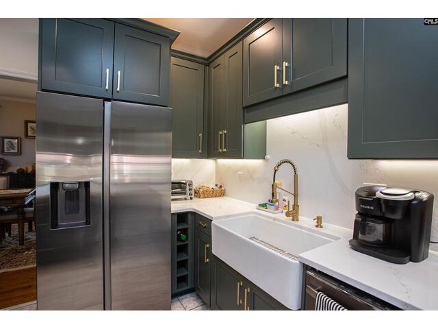 Photo of 2264 Ridgeway Road