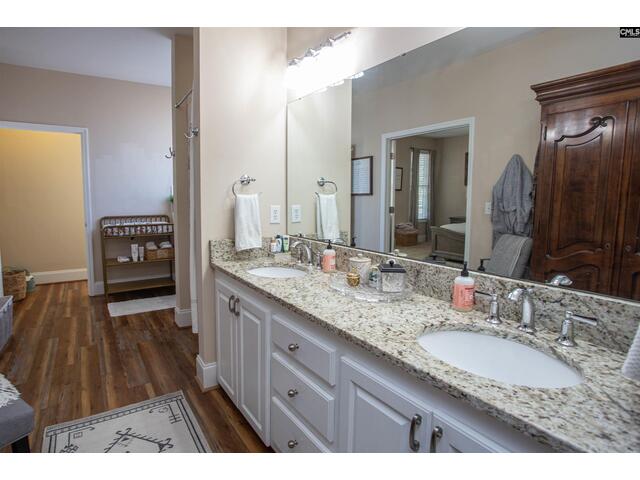 Photo of 2264 Ridgeway Road