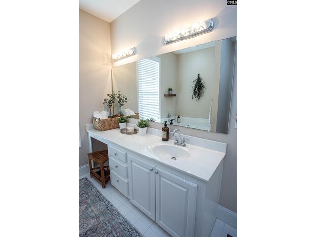 Photo of 2264 Ridgeway Road