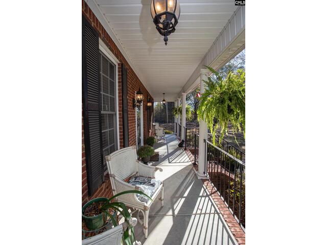 Photo of 2264 Ridgeway Road