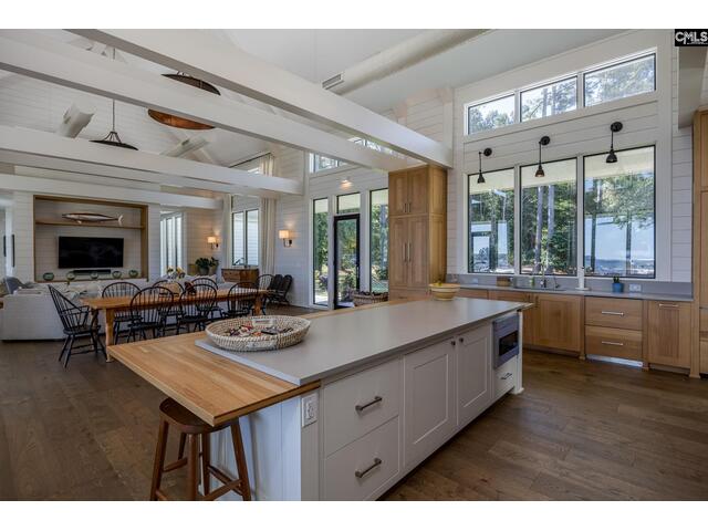 Photo of 576 Sandy Point Road