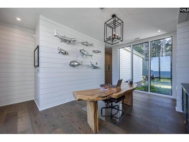 Photo of 576 Sandy Point Road