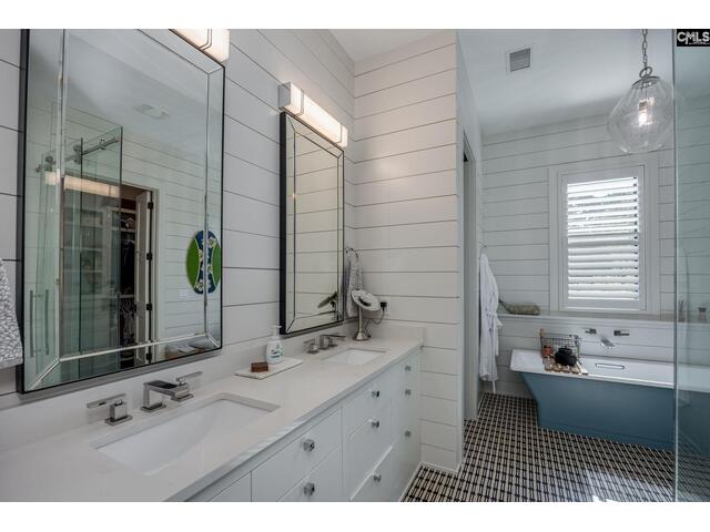 Photo of 576 Sandy Point Road