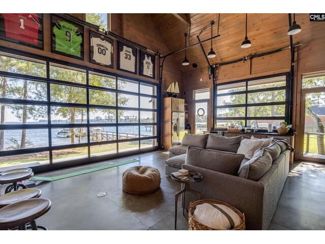 Photo of 576 Sandy Point Road