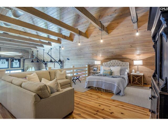 Photo of 576 Sandy Point Road