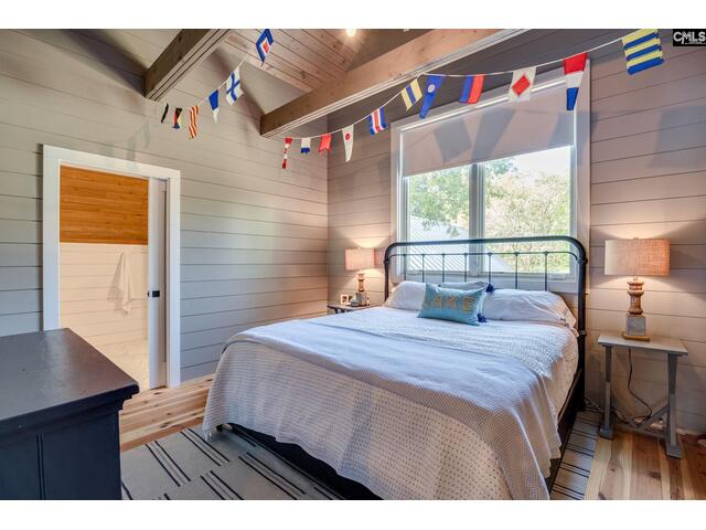 Photo of 576 Sandy Point Road