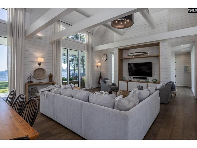 Photo of 576 Sandy Point Road