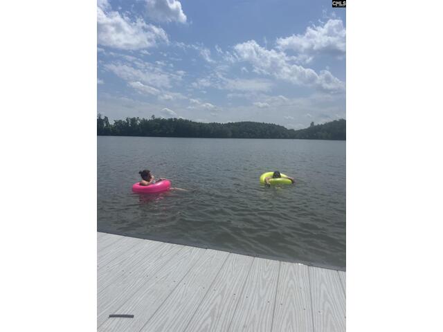 Photo of 575 Lakeview Road