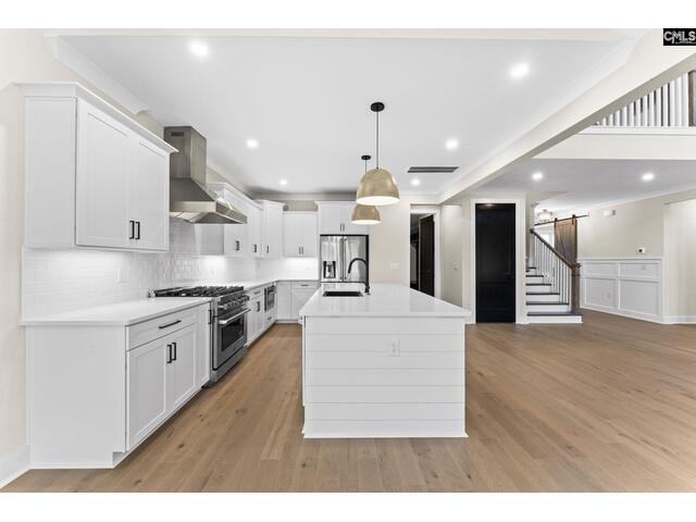 Photo of 2033 Fairway View