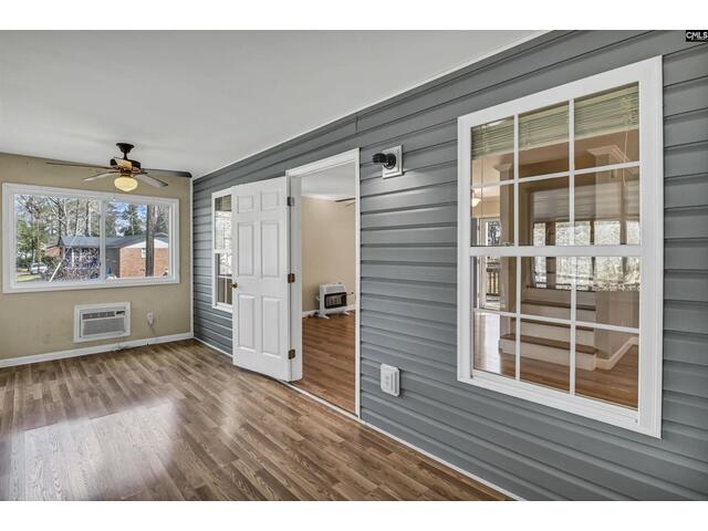 Photo of 128 N Wonder Drive