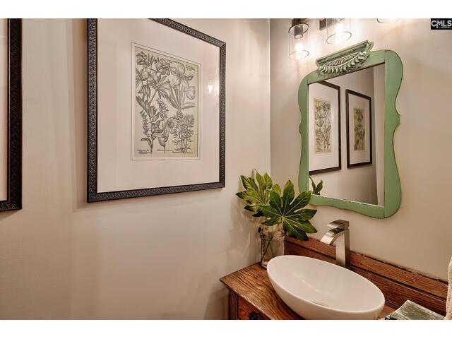 Photo of 215 Westridge Court