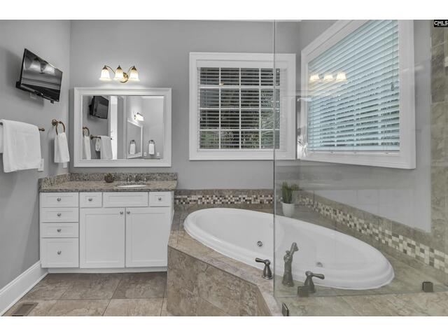 Photo of 177 Lakeport Drive