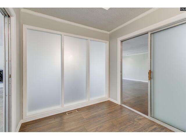 Photo of 7905 Castleton Lane