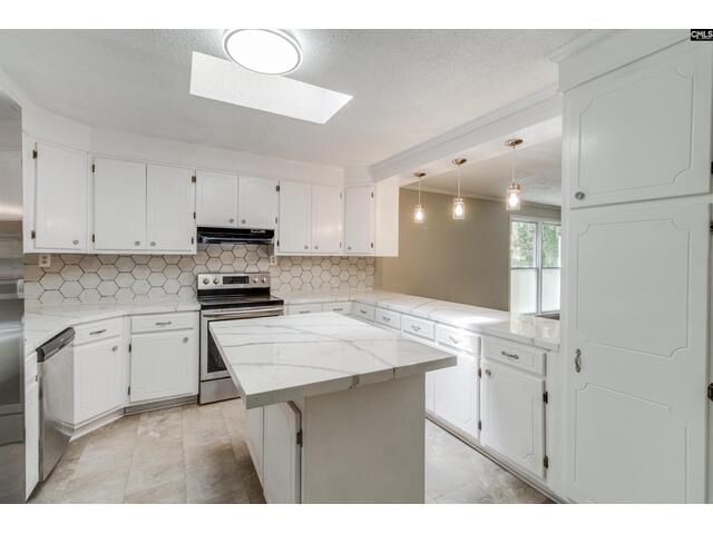 Photo of 7905 Castleton Lane