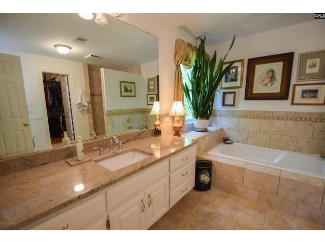 Photo of 113 Kenwood Court