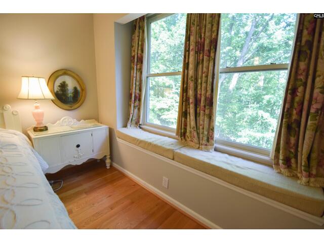 Photo of 113 Kenwood Court