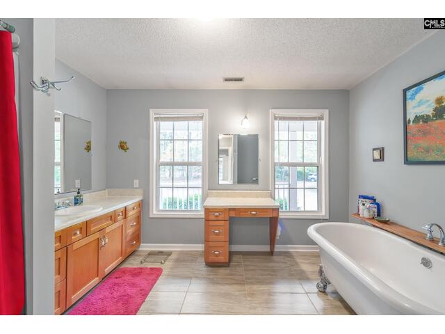 Photo of 443 sessions road