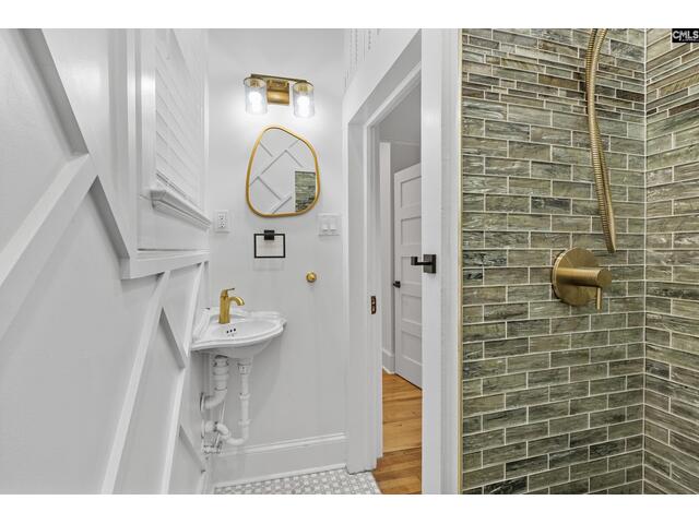 Photo of 1731 Maplewood Drive