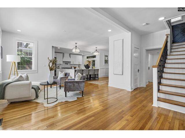 Photo of 1731 Maplewood Drive