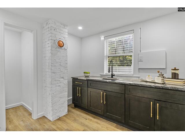 Photo of 1731 Maplewood Drive