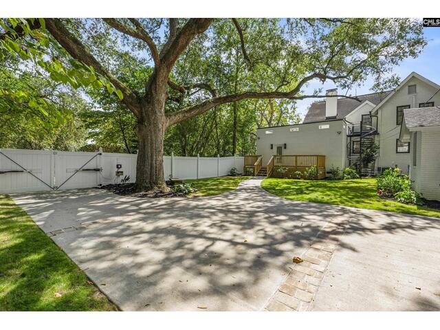 Photo of 1731 Maplewood Drive