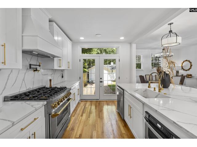 Photo of 1731 Maplewood Drive