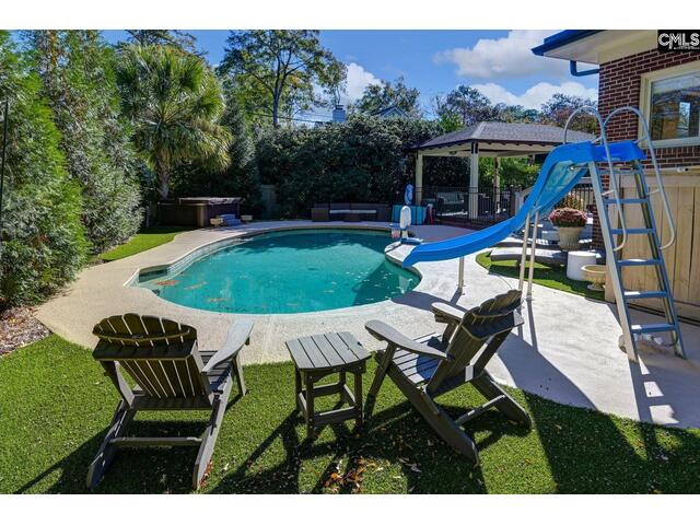 Photo of 798 Kawana Road