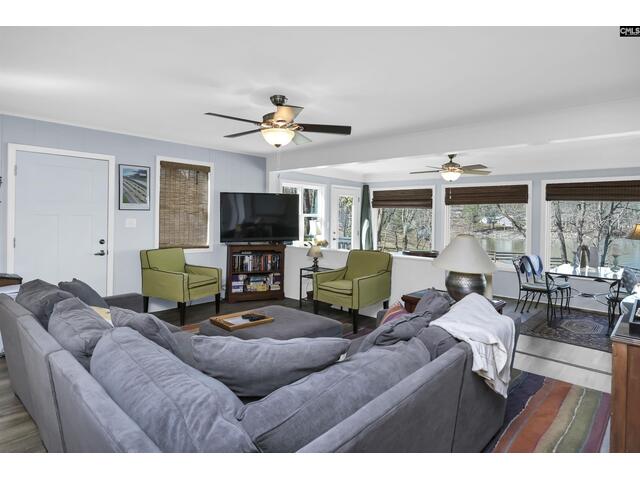 Photo of 2592 Lake Road