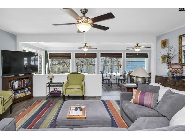 Photo of 2592 Lake Road